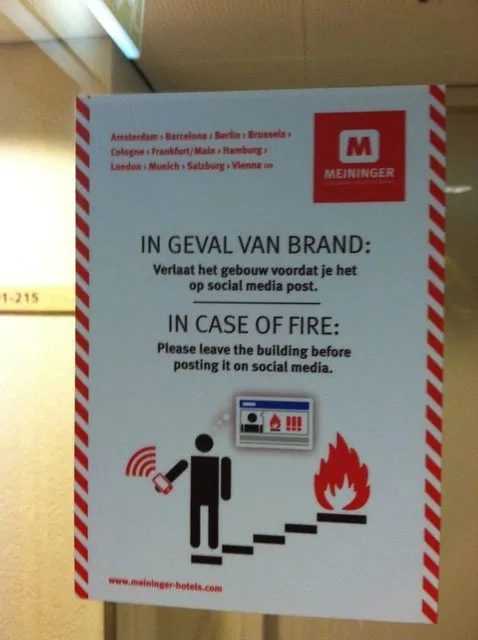 Put the damn phone away (MEININGER Hotels)
